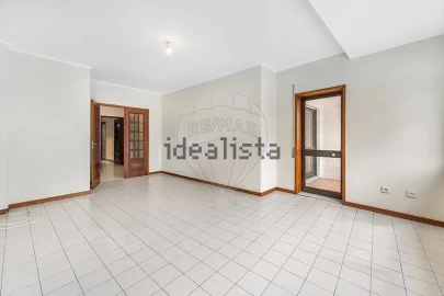 Apartamento T3 para Venda em Vila Nova de Famalicão e Calendário