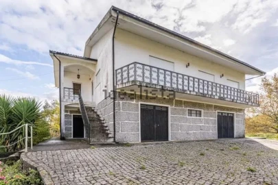 Moradia T4 para Venda em Quinchães