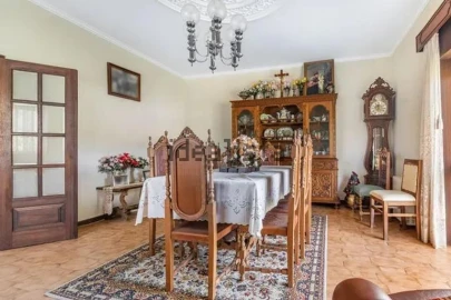 Moradia T4 para Venda em Quinchães