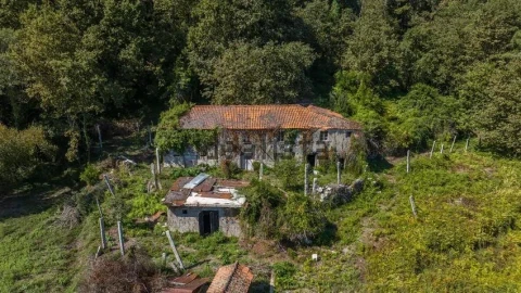 Moradia T7 para Venda em Arcos de Valdevez (São Paio) e Giela
