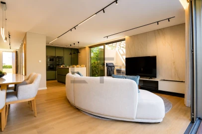 Moradia T5 para Venda em Carcavelos e Parede