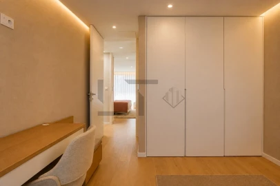Moradia T5 para Venda em Carcavelos e Parede
