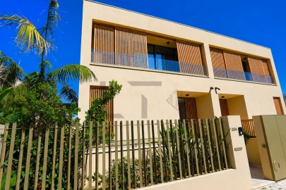 Moradia T5 para Venda em Carcavelos e Parede
