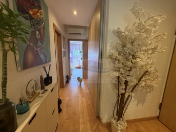 Apartamento T2 para Venda em Oeiras e São Julião da Barra, Paço de Arcos e Caxias