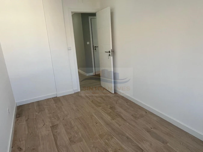 Apartamento T3 para Venda em Odivelas Foto 2