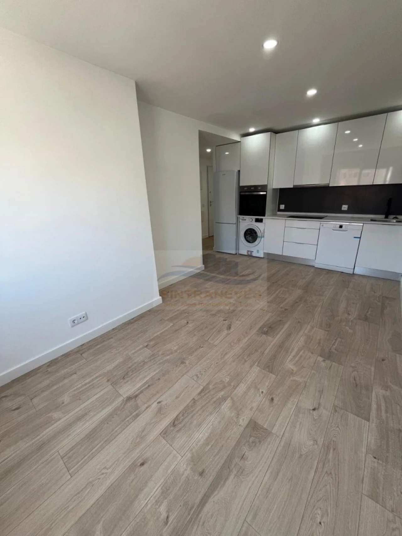 Apartamento T2 para Venda em Odivelas Foto 13