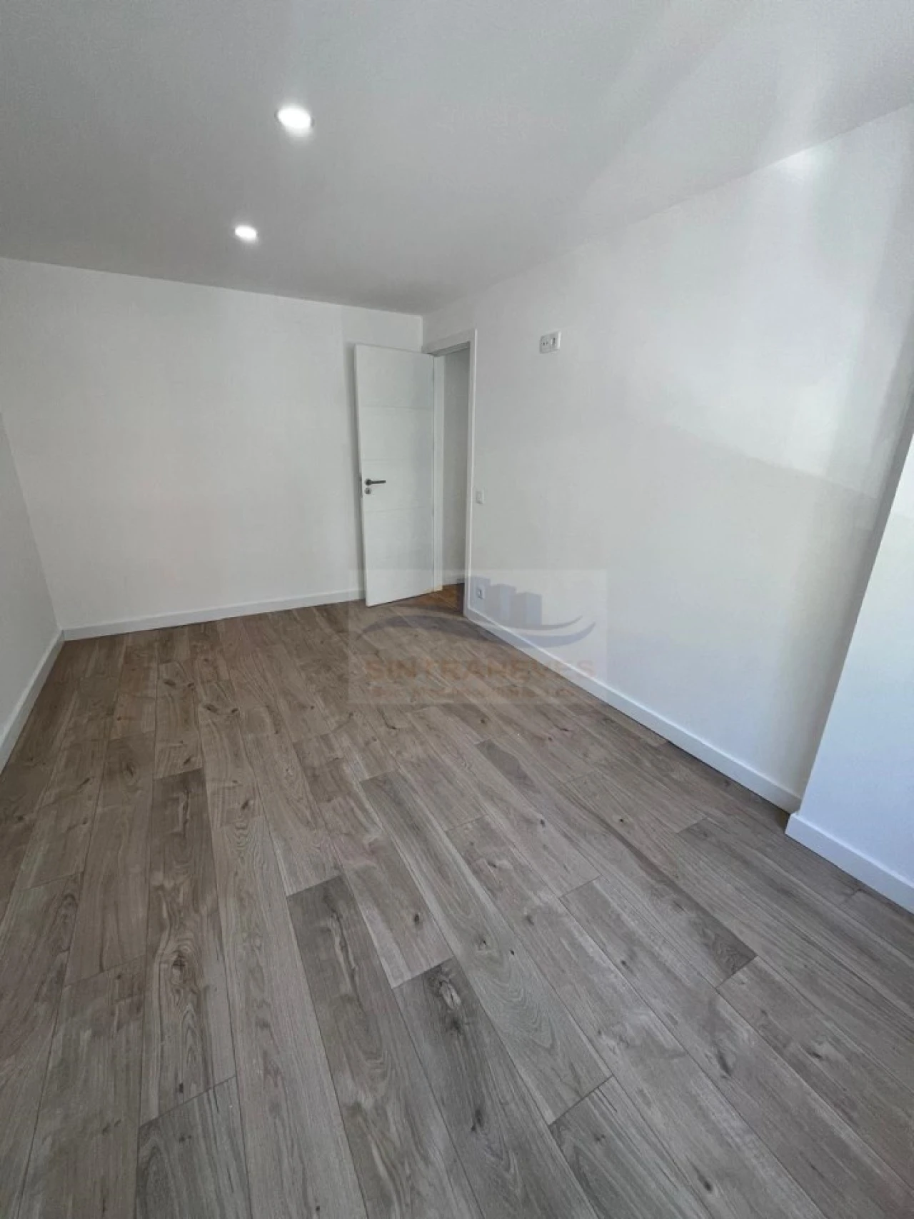 Apartamento T2 para Venda em Odivelas Foto 14