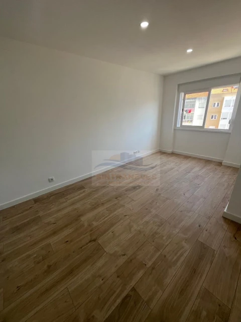 Apartamento T2 para Venda em Odivelas