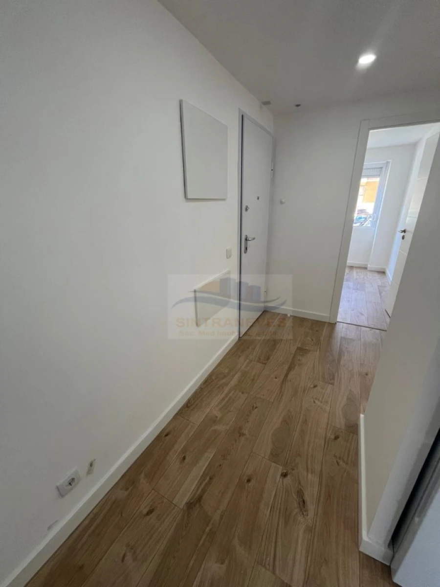 Apartamento T2 para Venda em Odivelas Foto 6