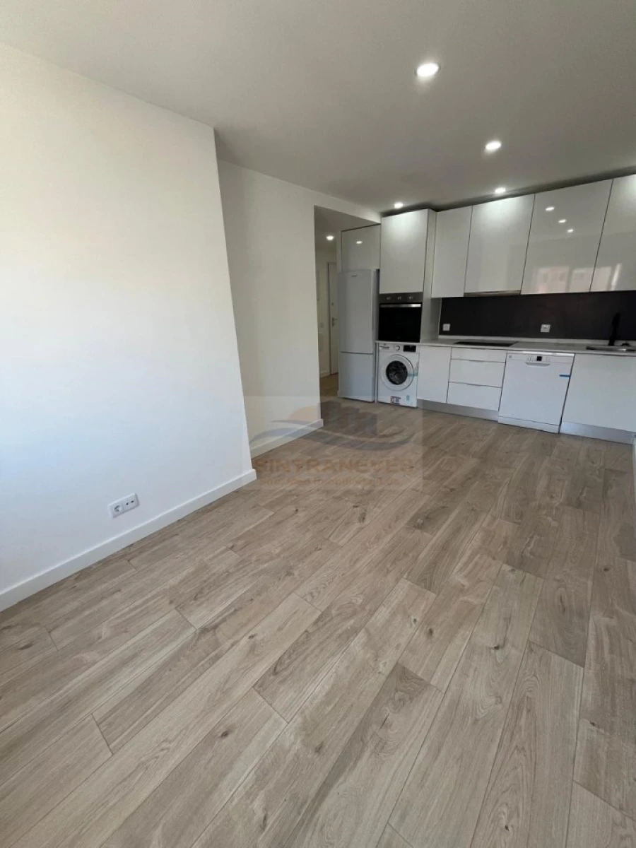 Apartamento T2 para Venda em Odivelas Foto 13