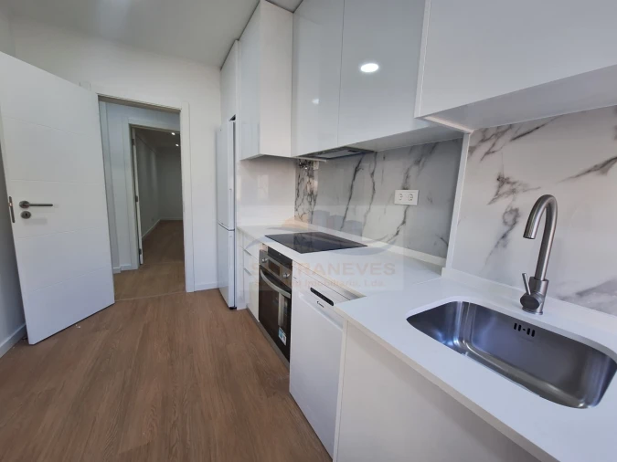 Apartamento T3 para Venda em Falagueira-Venda Nova Foto 3
