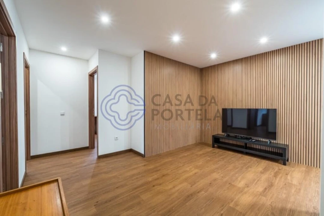 Apartamento T2 para Venda em Paredes Foto 8