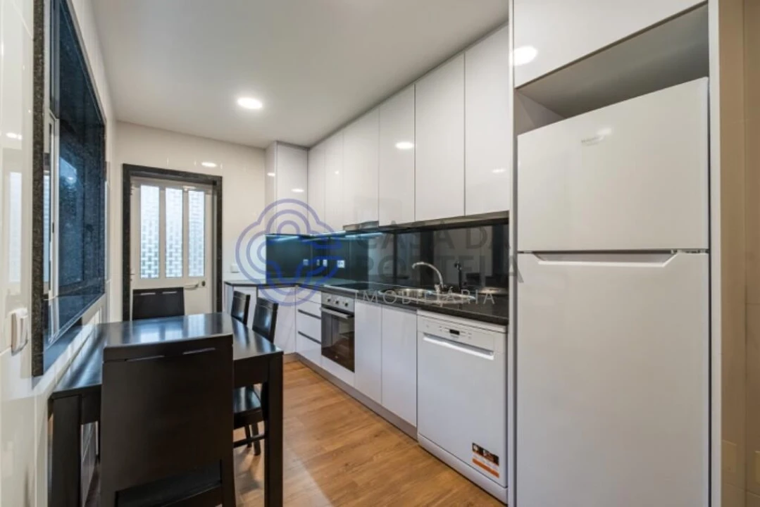 Apartamento T2 para Venda em Paredes Foto 2