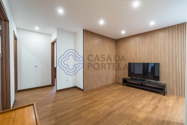 Apartamento T2 para Venda em Paredes Foto 8
