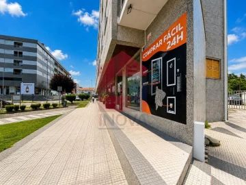 Loja para Venda em Vila Verde e Barbudo