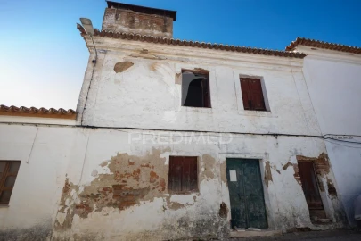 Moradia T6 para Venda em Capelins (Santo Antonio)