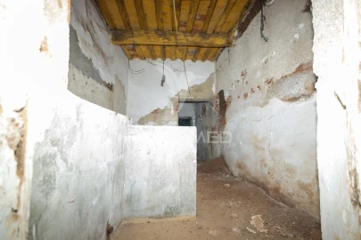 Moradia T6 para Venda em Capelins (Santo Antonio)