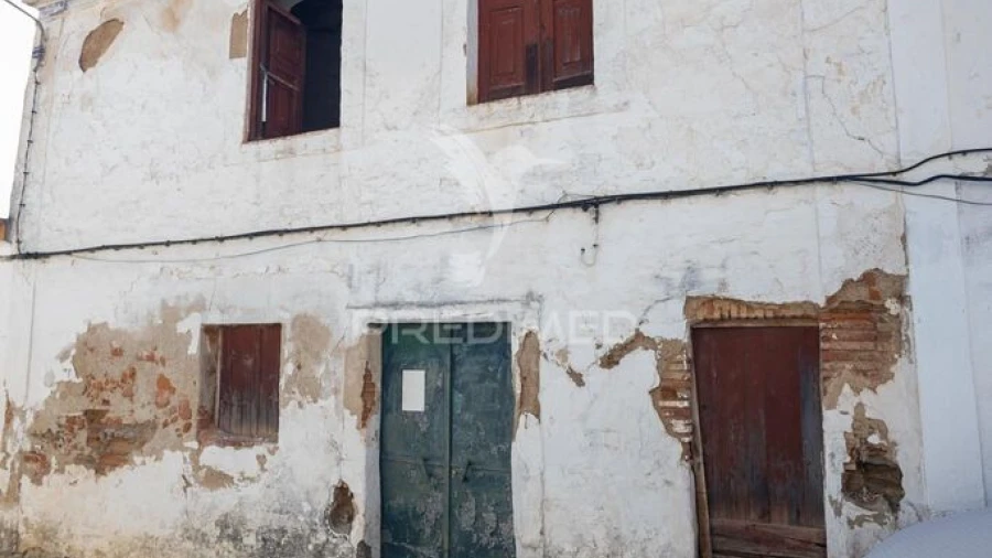 Moradia T6 para Venda em Capelins (Santo Antonio)