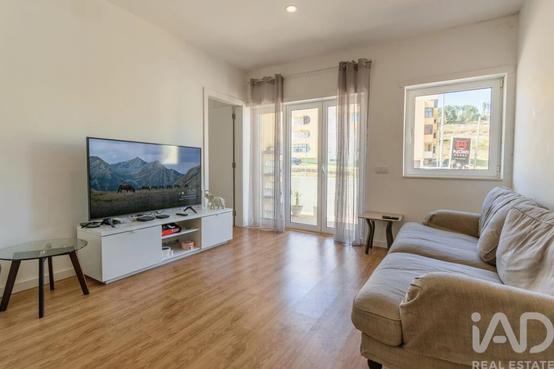 Apartamento T2 para Venda em Nazare Foto 3