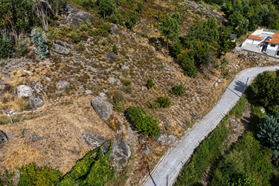 Terreno para Venda em Bouro (Santa Maria) Foto 2