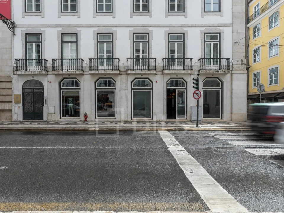 Loja para Arrendamento em Santa Maria Maior Foto 11