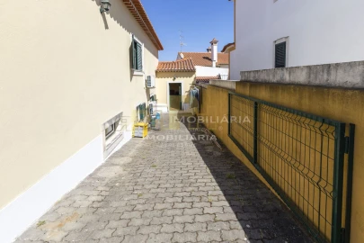 Moradia T3 para Venda em Marvila, Ribeira Santarém, São Salvador, São Nicolau
