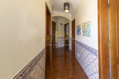 Moradia T3 para Venda em Marvila, Ribeira Santarém, São Salvador, São Nicolau