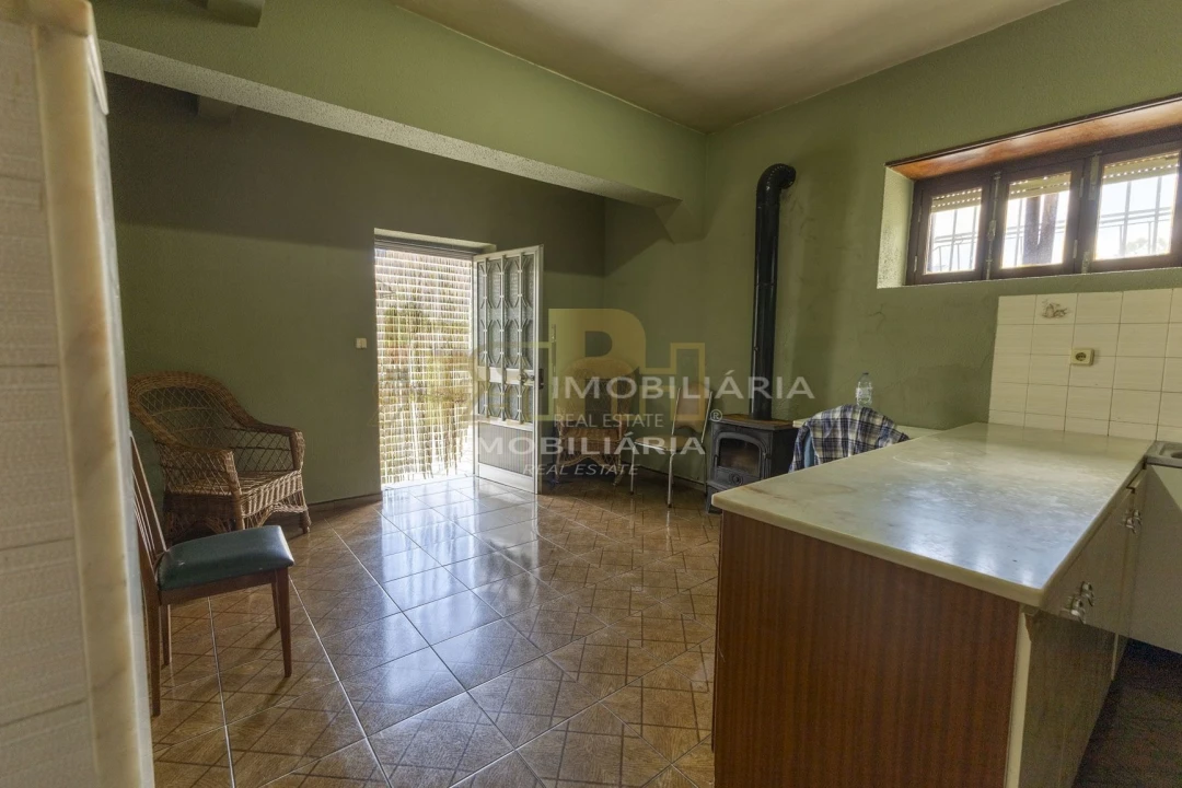 Moradia T5 para Venda em Alcanede Foto 6