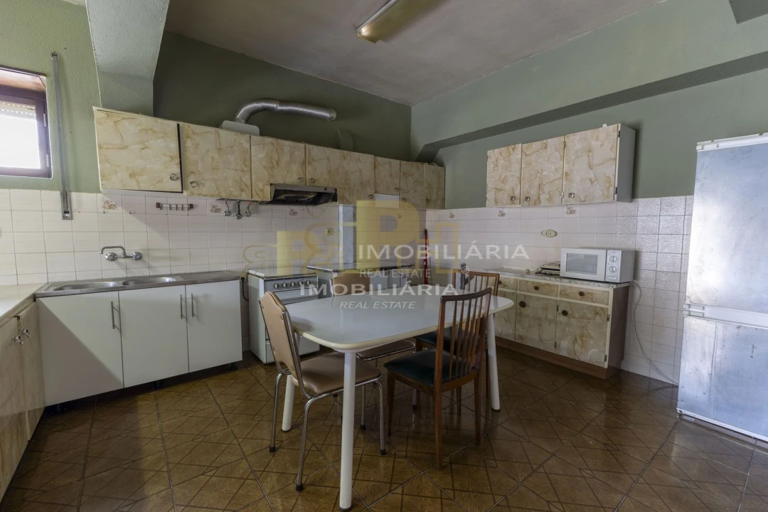 Moradia T5 para Venda em Alcanede Foto 5