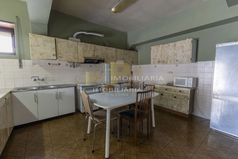 Moradia T5 para Venda em Alcanede Foto 5