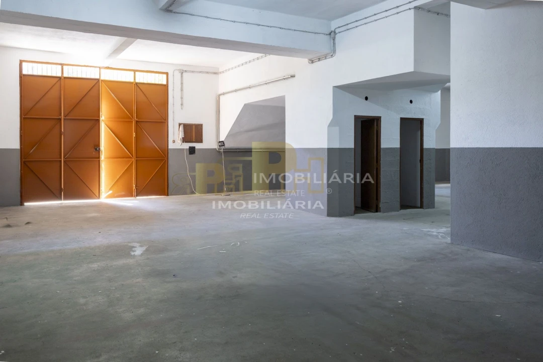 Garagem para Arrendamento em Marvila, Ribeira Santarém, São Salvador, São Nicolau Foto 1