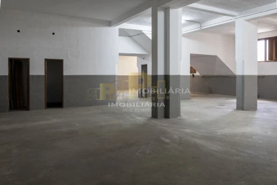 Garagem para Arrendamento em Marvila, Ribeira Santarém, São Salvador, São Nicolau