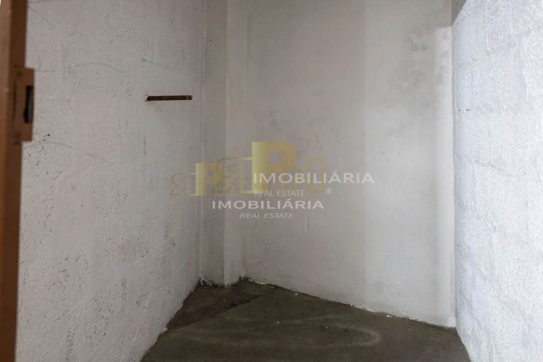 Garagem para Arrendamento em Marvila, Ribeira Santarém, São Salvador, São Nicolau Foto 13