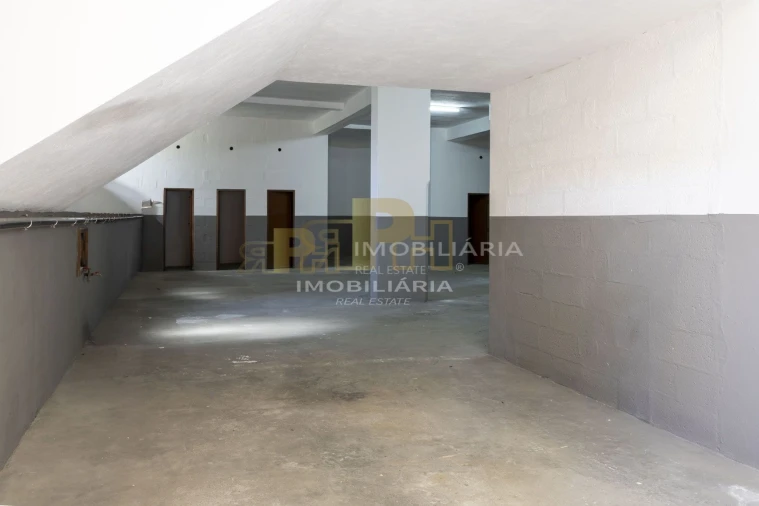 Garagem para Arrendamento em Marvila, Ribeira Santarém, São Salvador, São Nicolau Foto 4