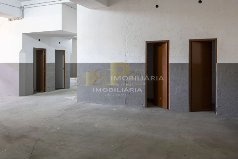 Garagem para Arrendamento em Marvila, Ribeira Santarém, São Salvador, São Nicolau Foto 7