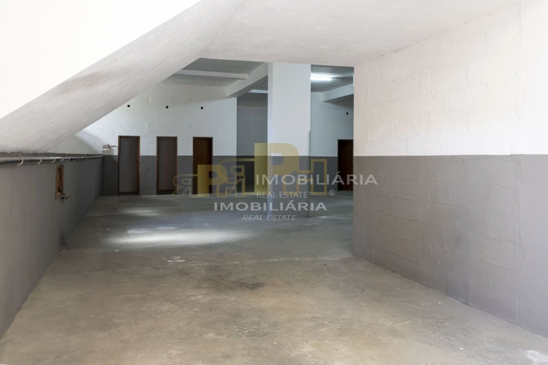 Garagem para Arrendamento em Marvila, Ribeira Santarém, São Salvador, São Nicolau Foto 4