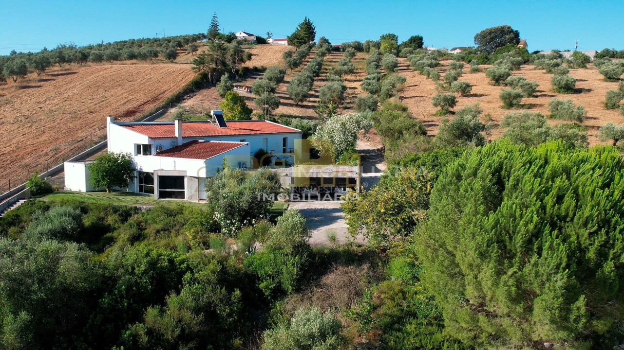 Quinta T5 para Venda em Moçarria Foto 1