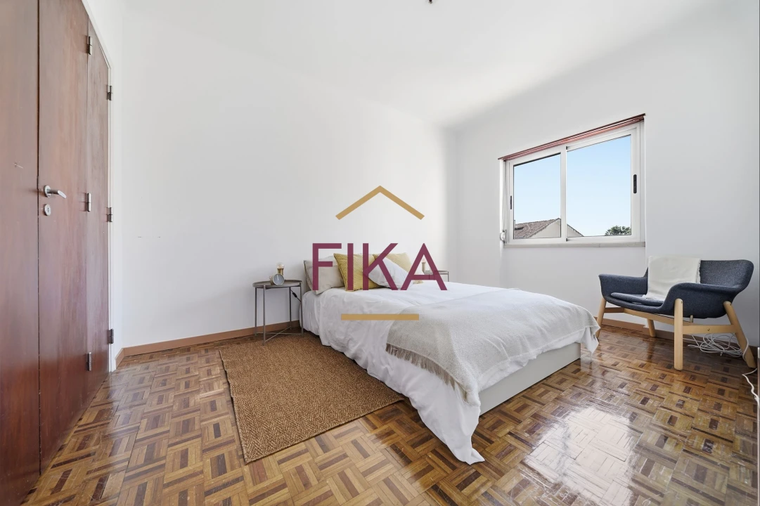 Apartamento T3 para Venda em Seixal Foto 13