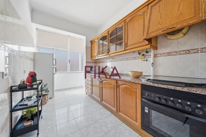 Apartamento T3 para Venda em Seixal