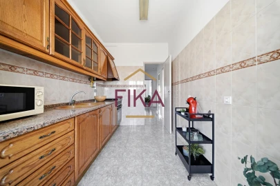 Apartamento T3 para Venda em Seixal