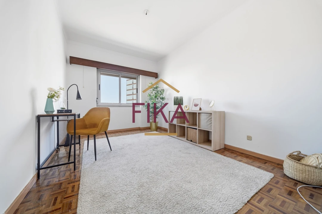 Apartamento T3 para Venda em Seixal Foto 7