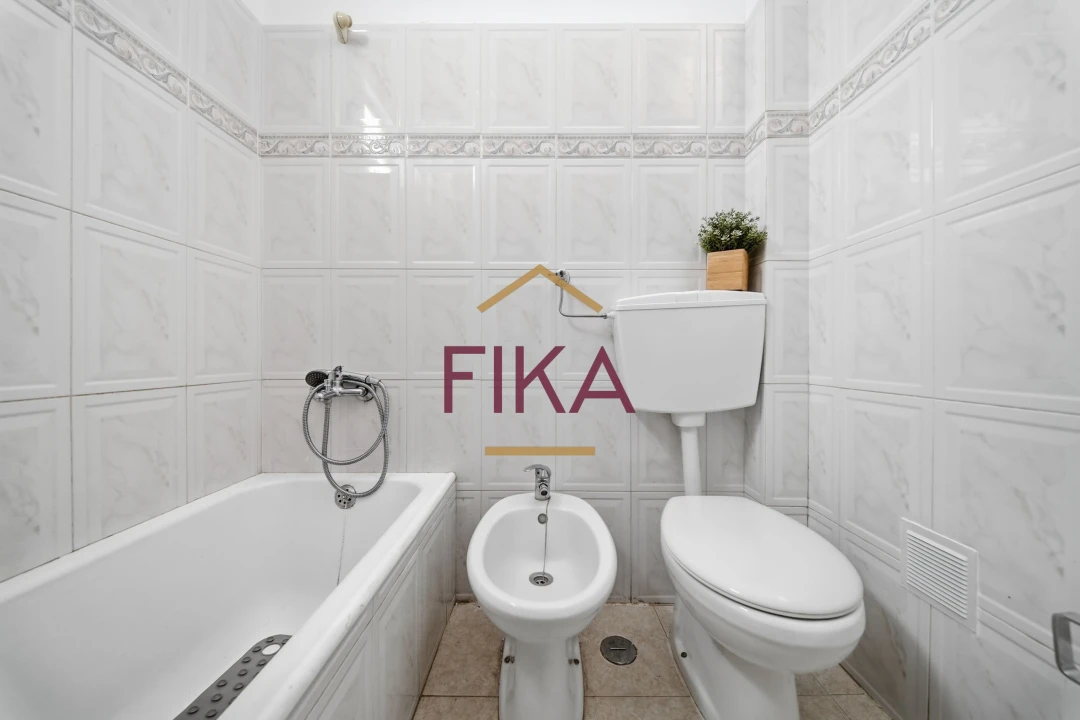 Apartamento T3 para Venda em Seixal Foto 10