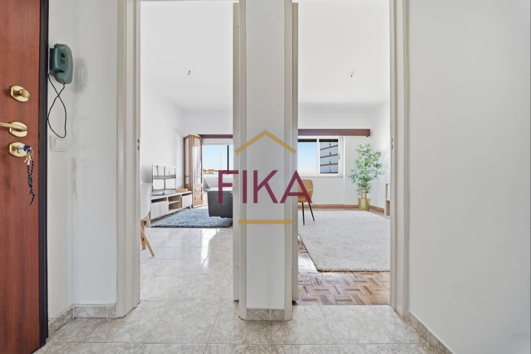 Apartamento T3 para Venda em Seixal Foto 5