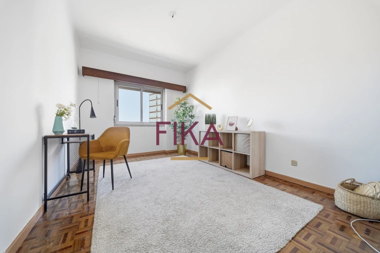 Apartamento T3 para Venda em Seixal Foto 7