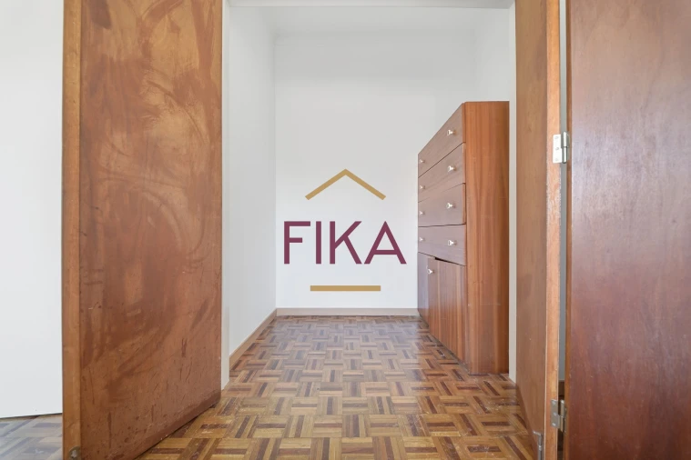 Apartamento T3 para Venda em Seixal Foto 16