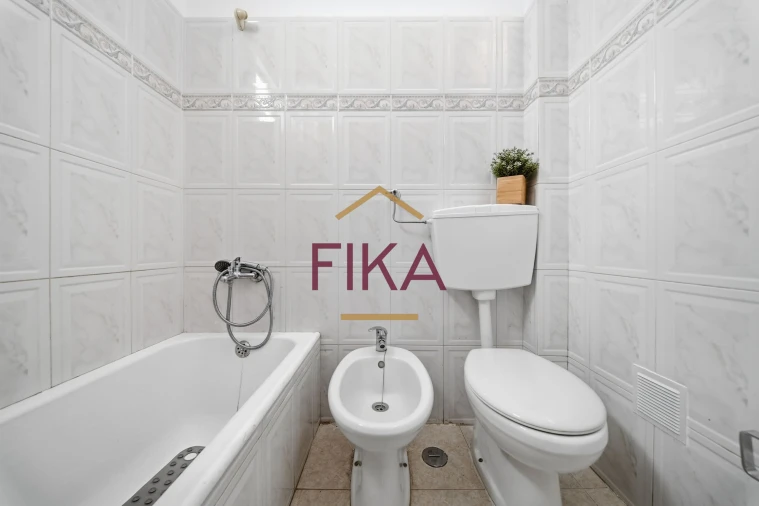 Apartamento T3 para Venda em Seixal Foto 10