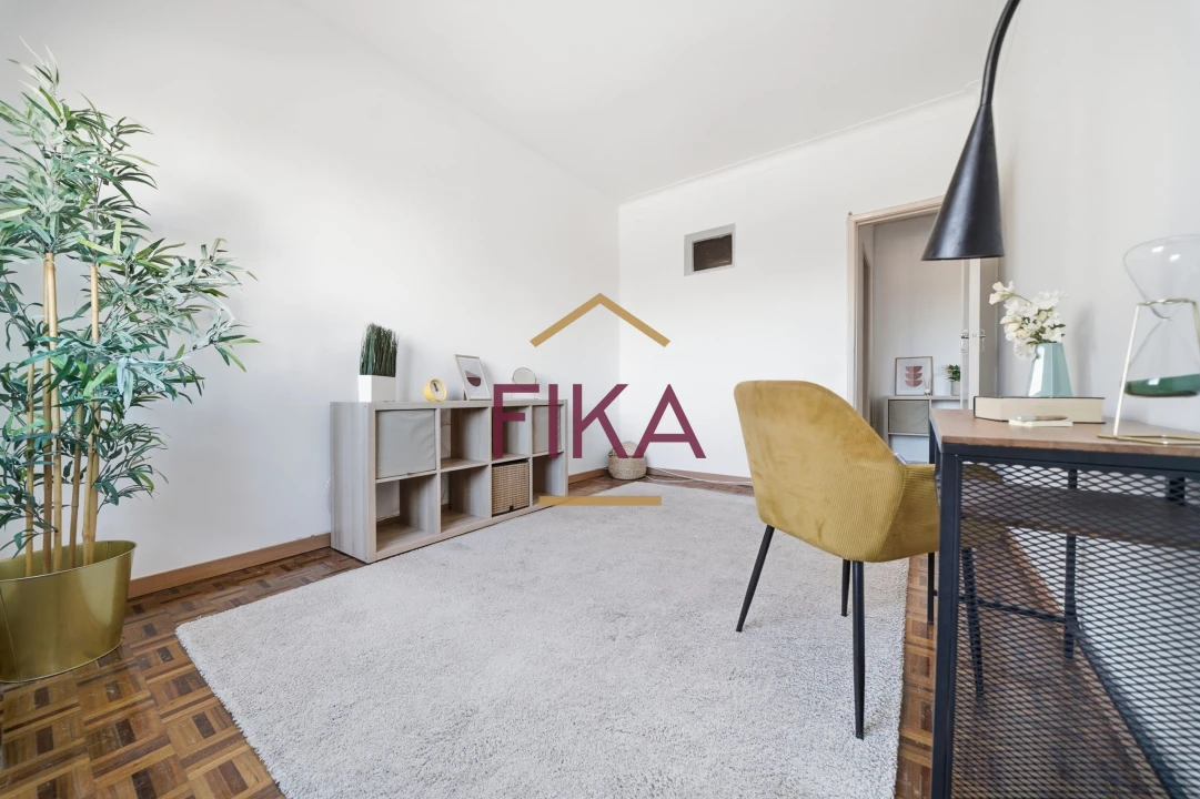 Apartamento T3 para Venda em Seixal Foto 6
