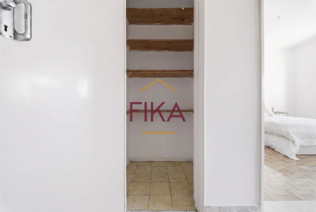 Apartamento T3 para Venda em Seixal Foto 12