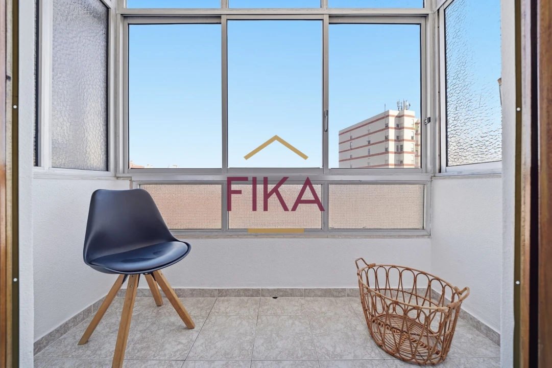 Apartamento T3 para Venda em Seixal Foto 4