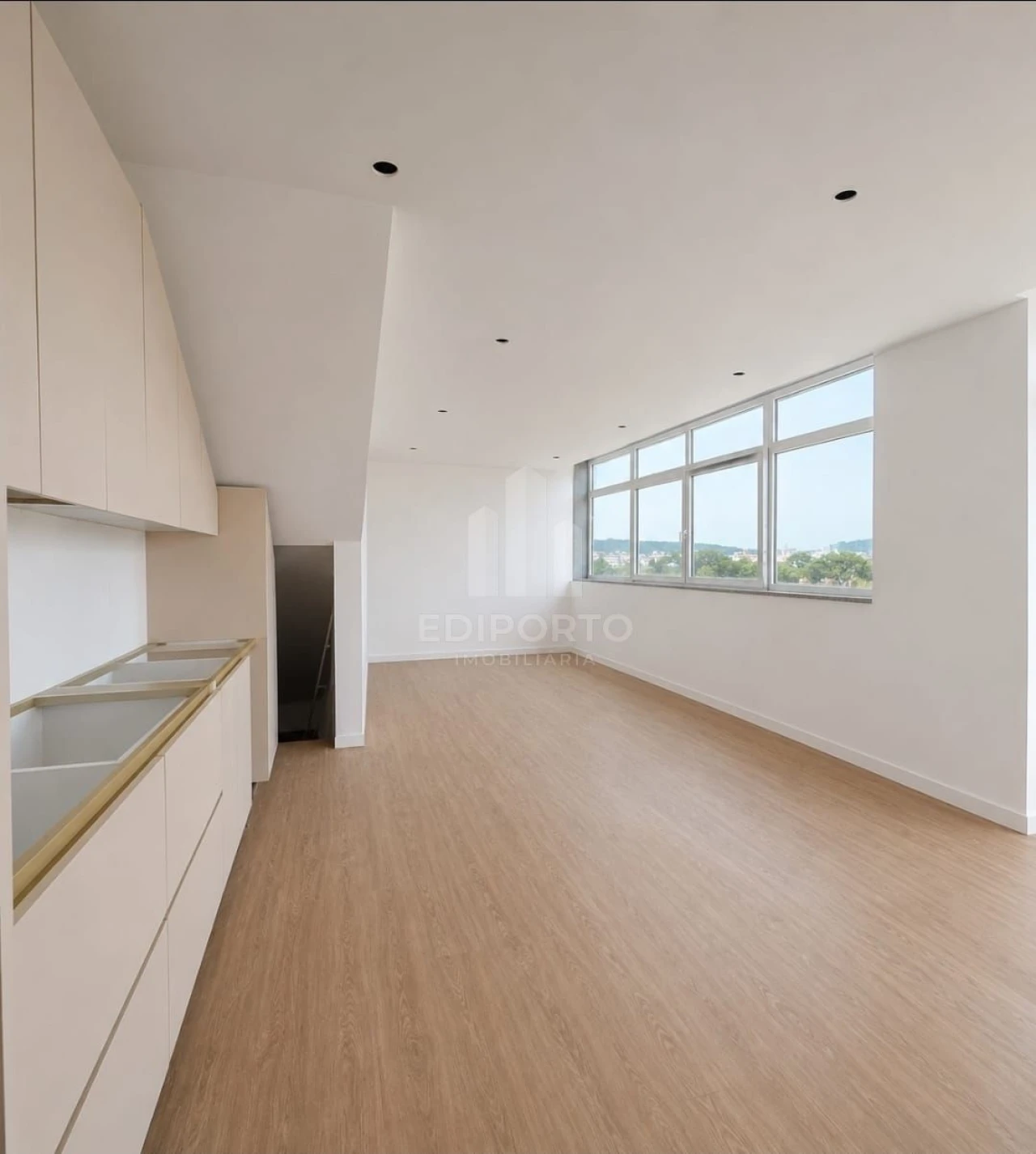 Apartamento T3 para Venda em Santa Marinha e São Pedro da Afurada Foto 2